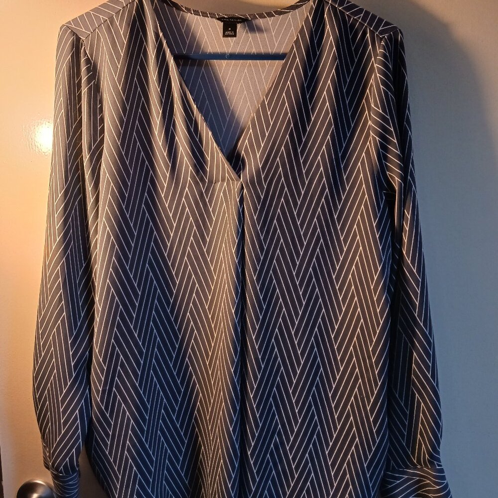 Ann Taylor Size Medium top